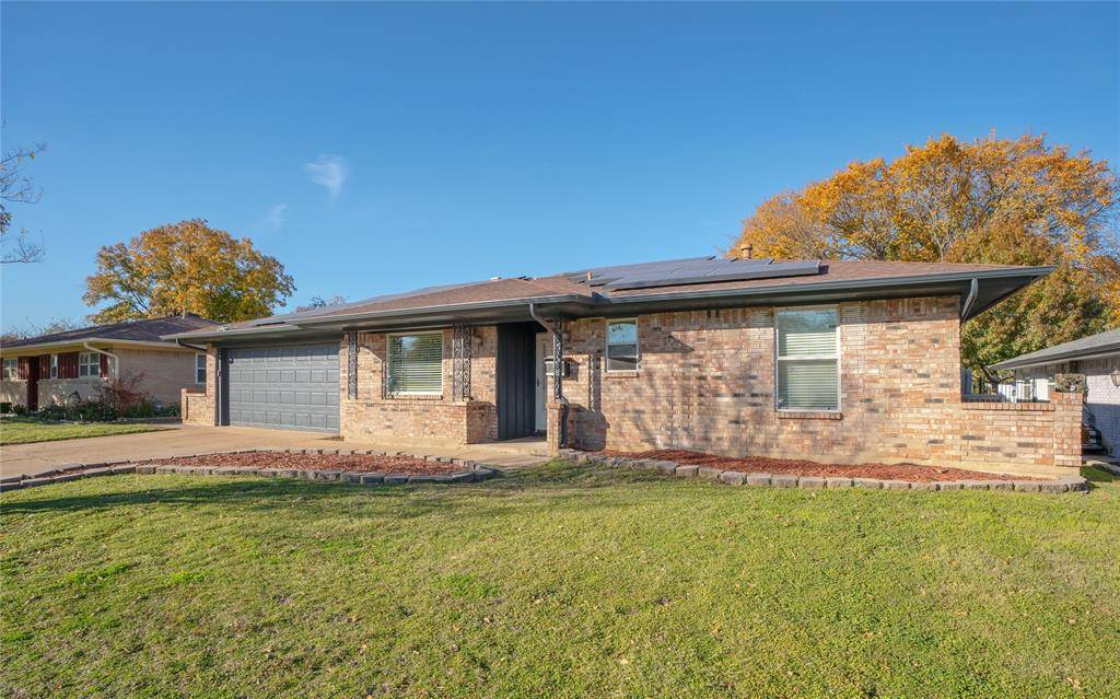 Euless, TX 76039,209 Primrose Hill