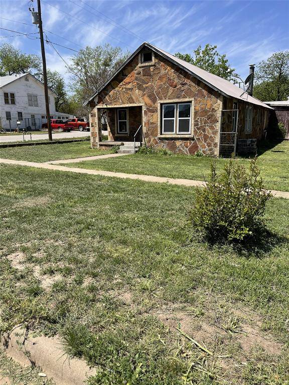 Brady, TX 76825,606 S Pine Street