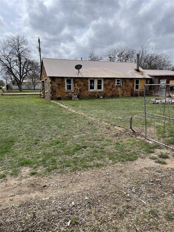 Brady, TX 76825,606 S Pine Street