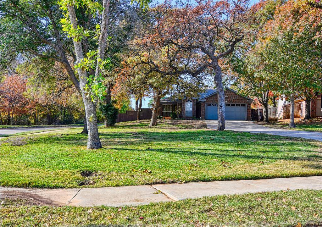 Lake Dallas, TX 75065,725 Winding Oak Bend