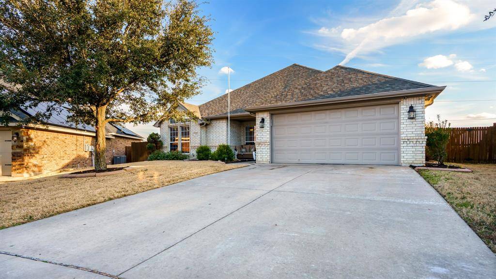 Burleson, TX 76028,305 Nutmeg Court