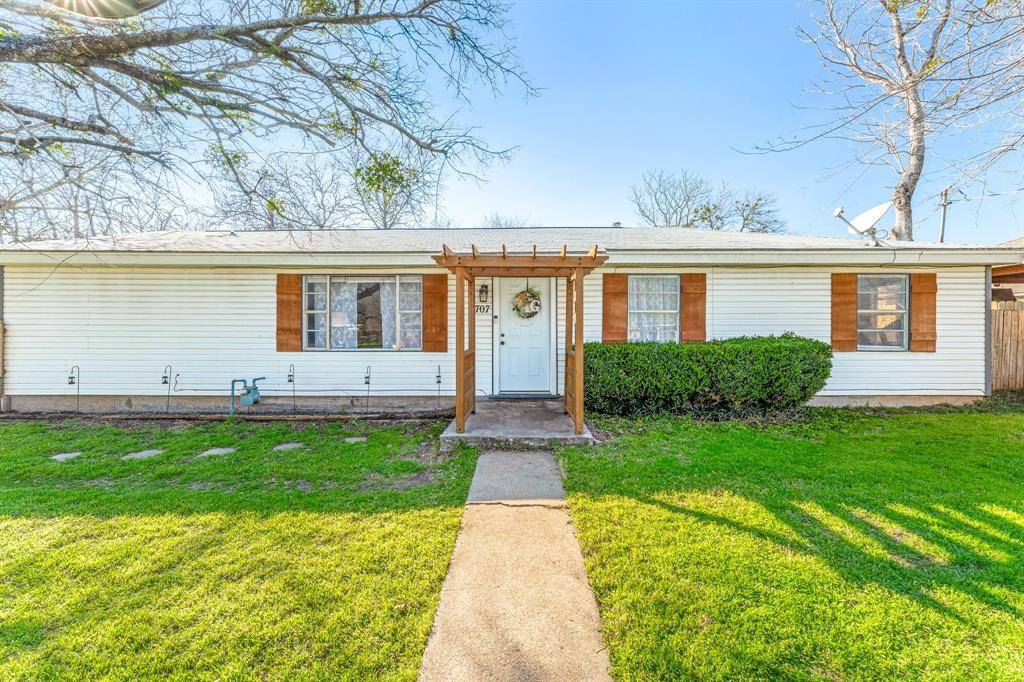 Weatherford, TX 76086,707 N Walnut Street