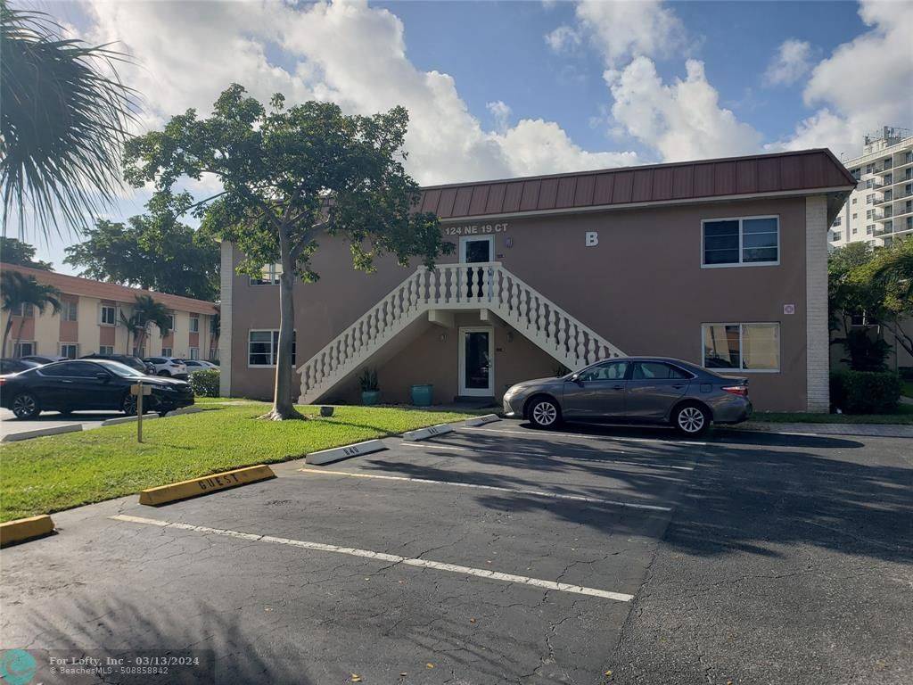 Wilton Manors, FL 33305,124 NE 19th Ct  #b107