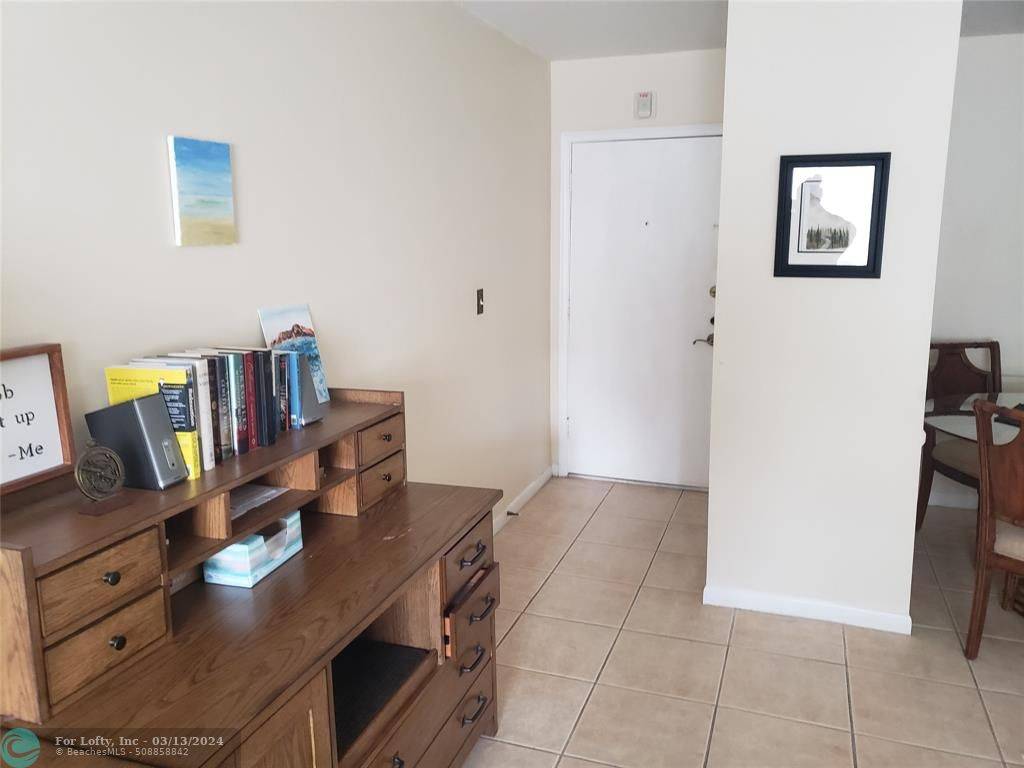 Wilton Manors, FL 33305,124 NE 19th Ct  #b107