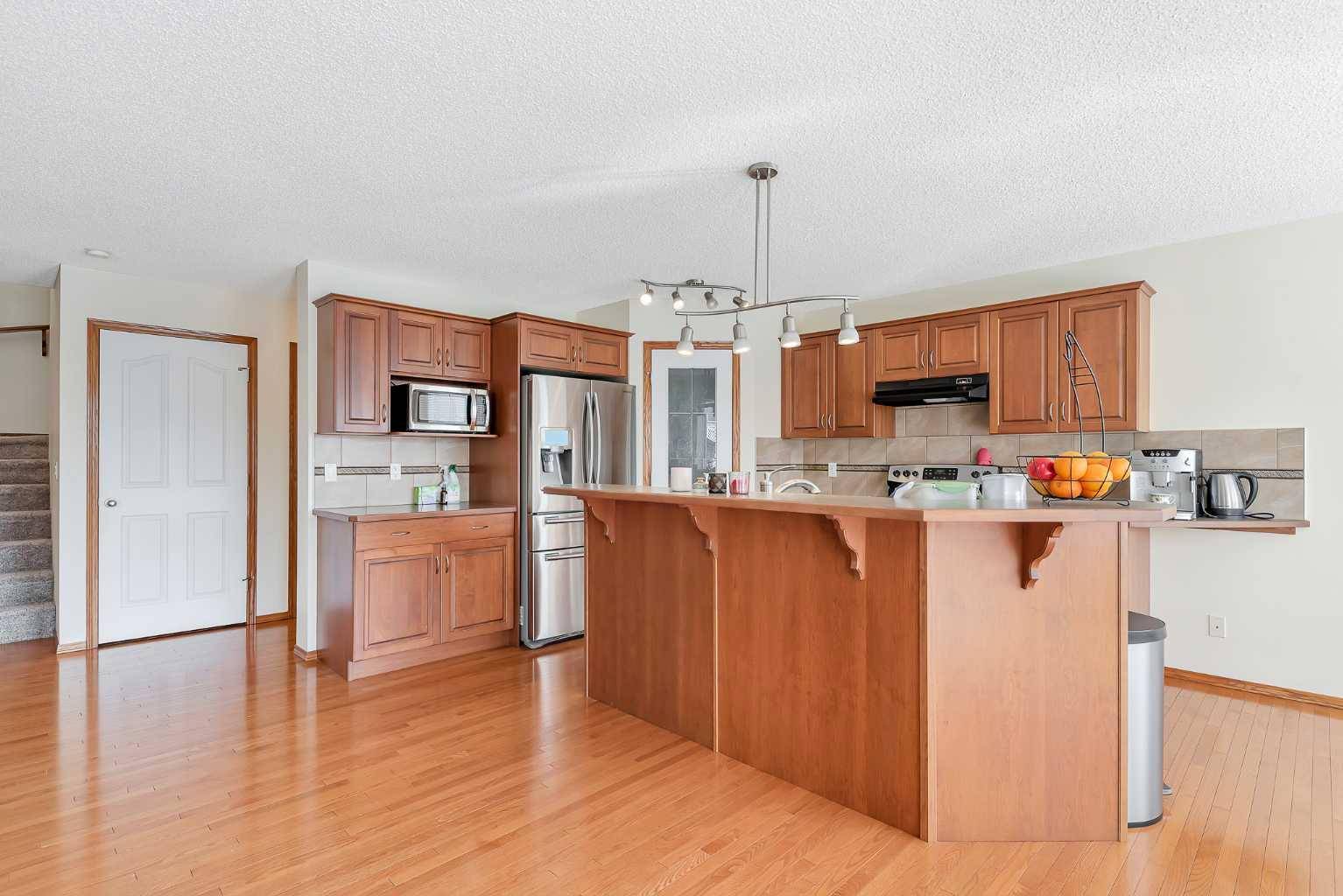 Calgary, AB T3H 5L3,7977 Cougar Ridge Avenue SW