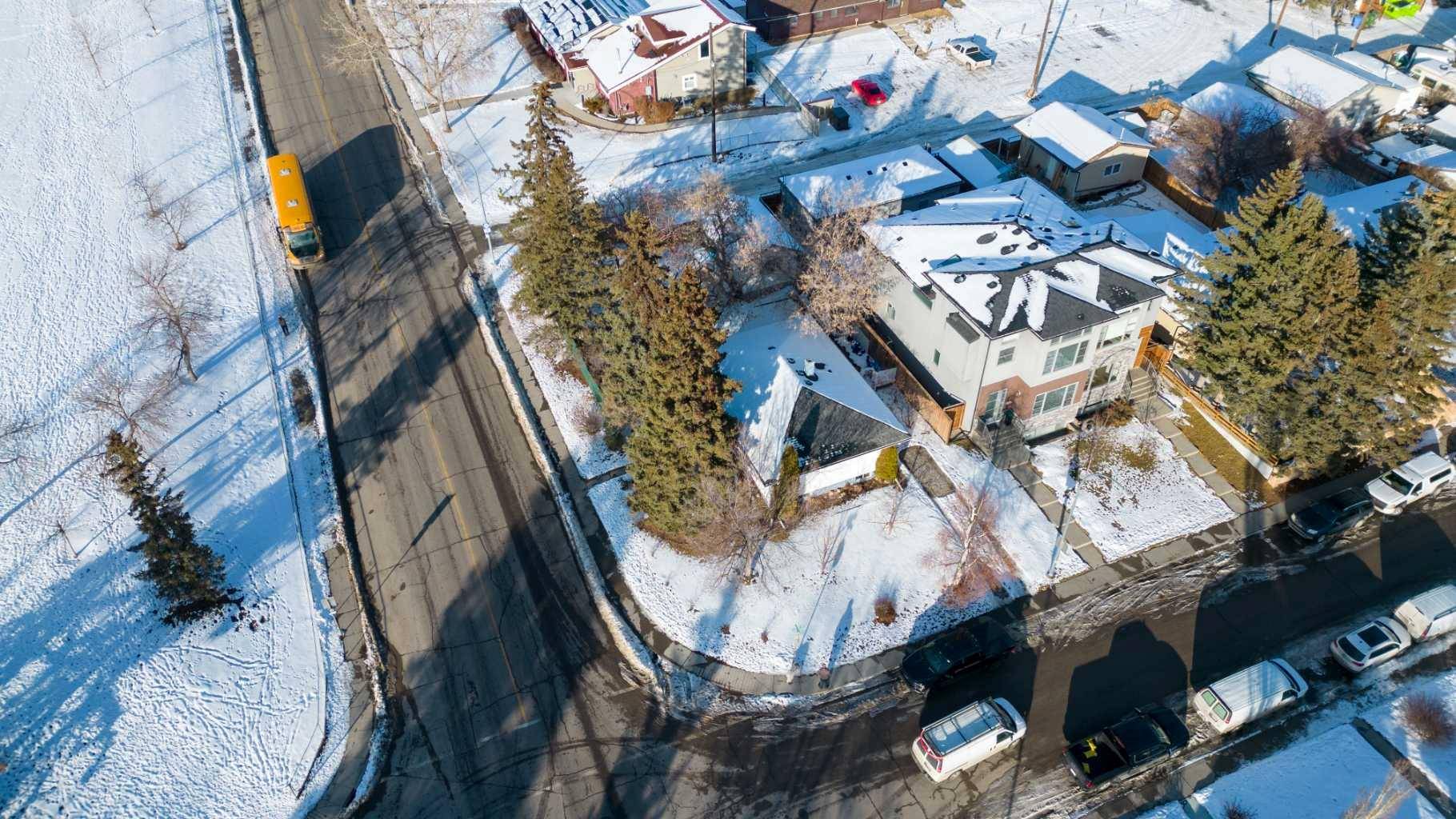 Calgary, AB T3E 3V2,3550 45 ST SW