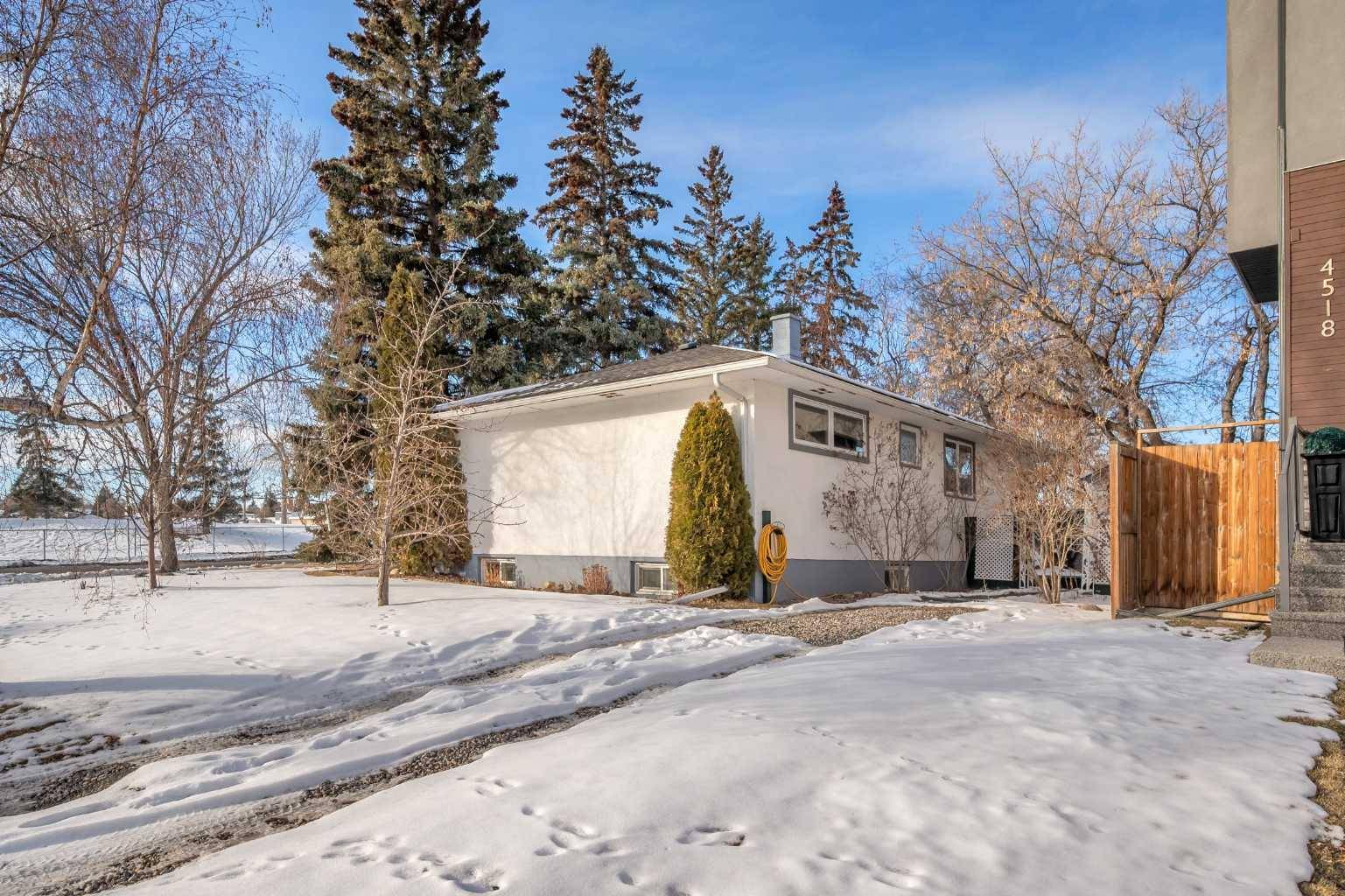 Calgary, AB T3E 3V2,3550 45 ST SW