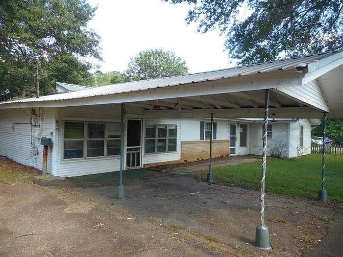 Vivian, LA 71082,810 NW Front