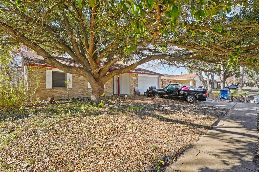 The Colony, TX 75056,5213 Miller Circle