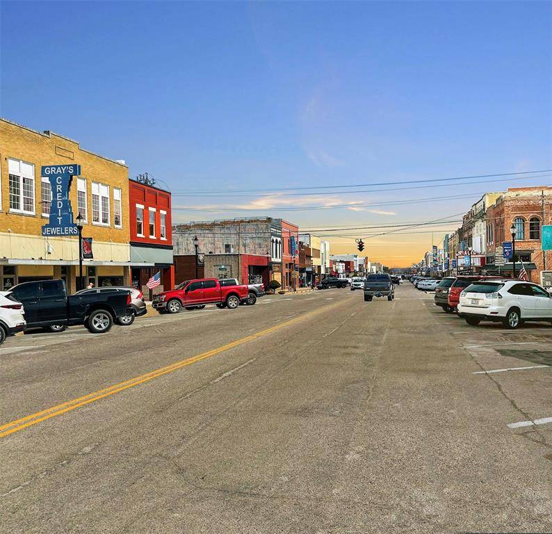 Denison, TX 75020,511 W Main Street