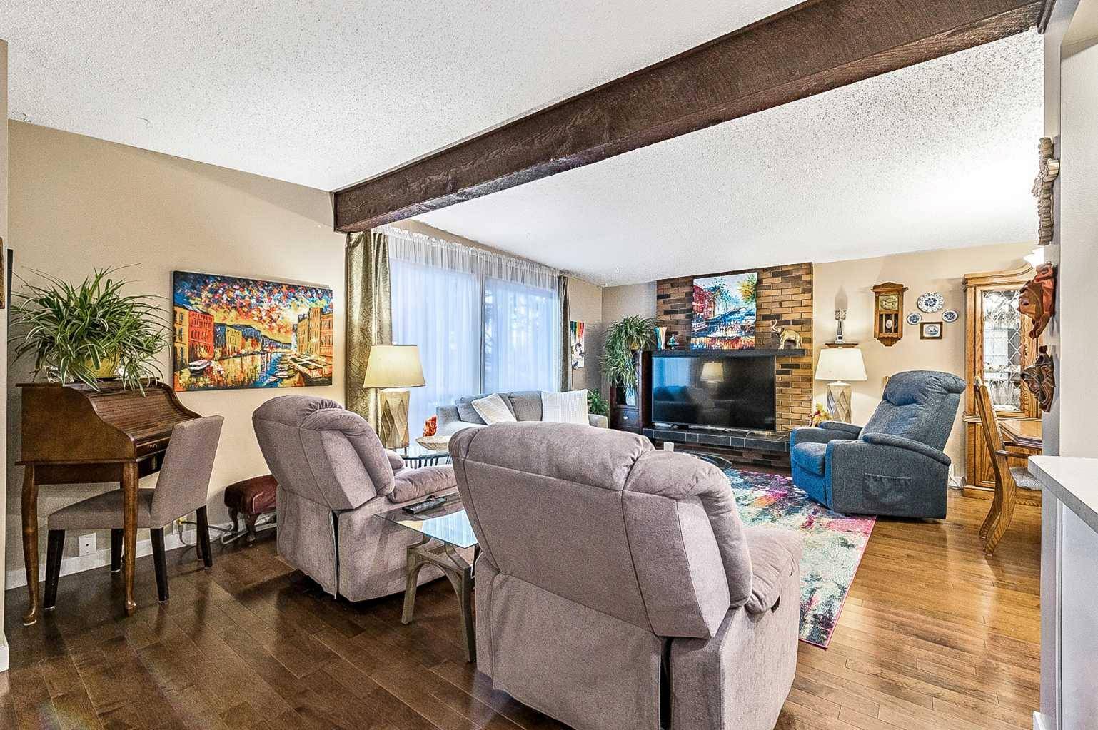 Calgary, AB T2J 4E4,104 Queensland CIR SE