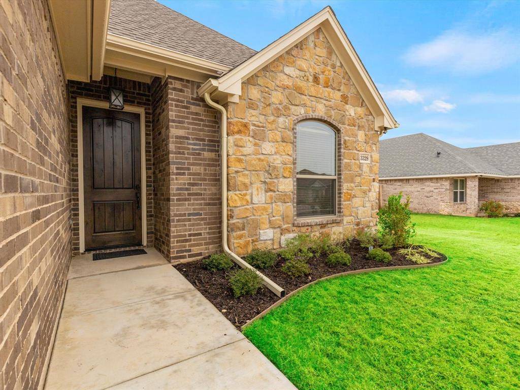 Granbury, TX 76049,3329 Arrow Creek Drive