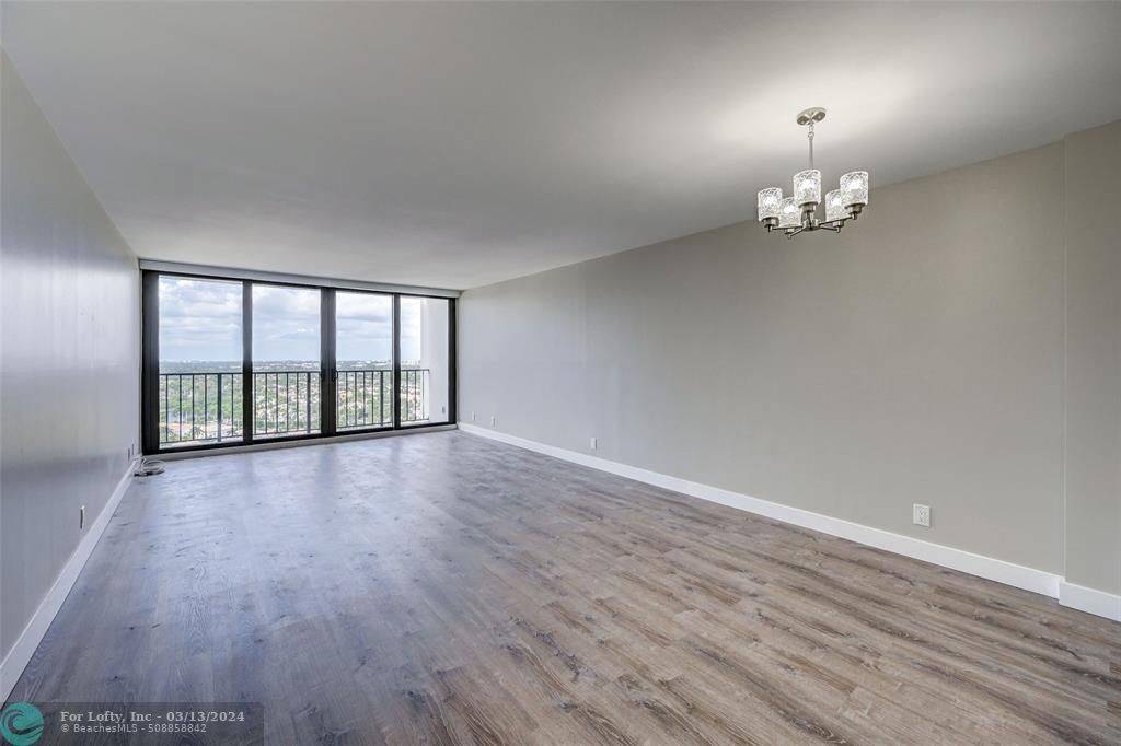 Hollywood, FL 33019,2401 S Ocean Dr  #1906