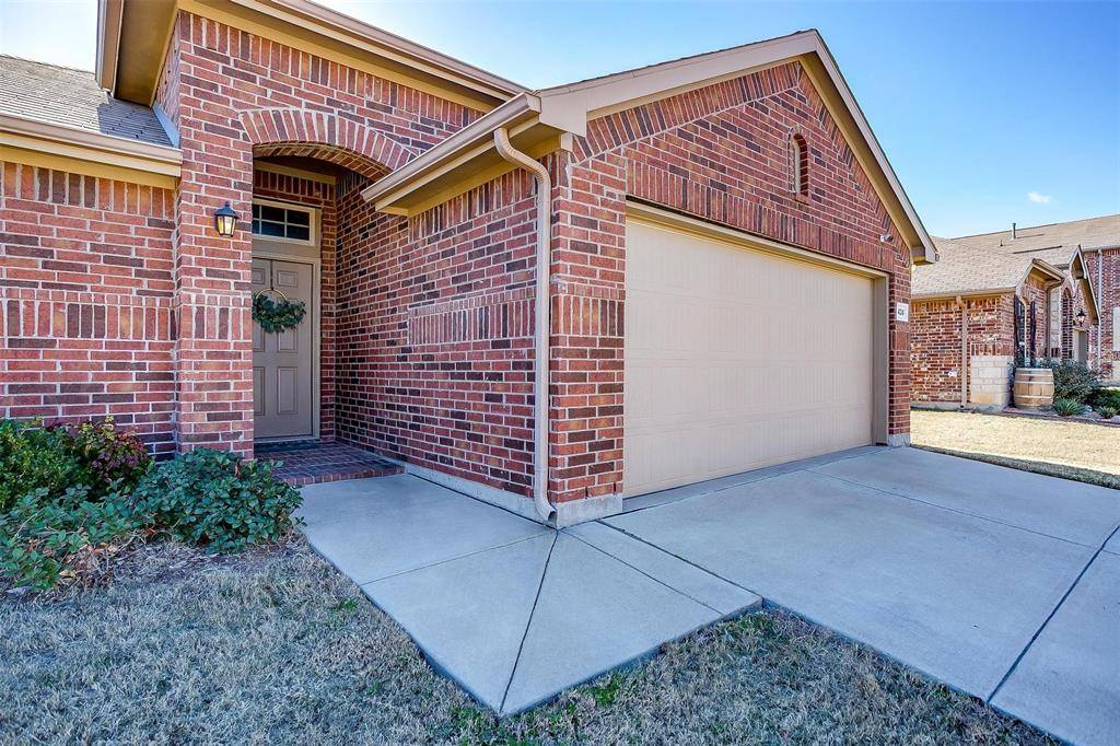 Burleson, TX 76028,424 Peach Lane