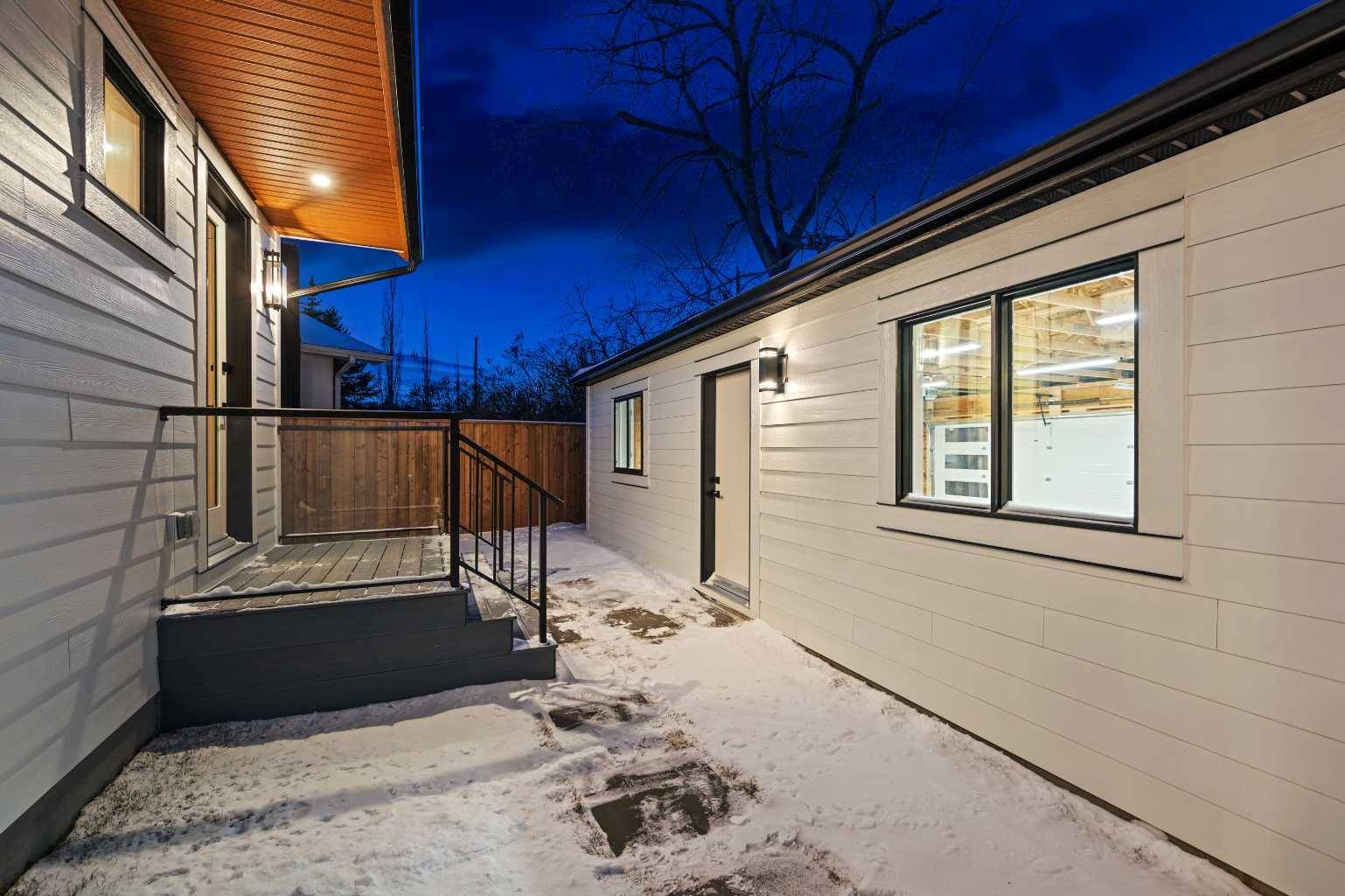 Calgary, AB T3E 4A2,4 Kelwood PL SW