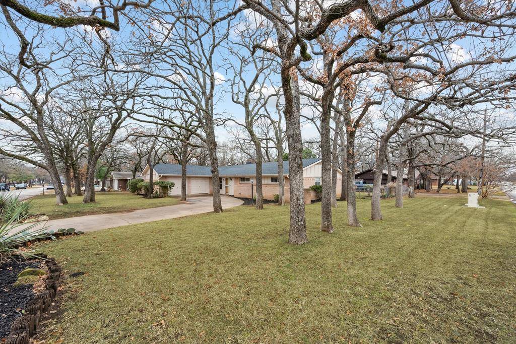 Hurst, TX 76054,520 W Pleasantview Drive