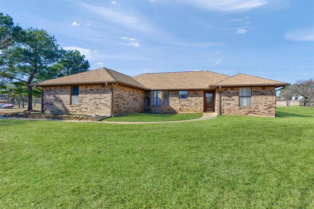 Lake Kiowa, TX 76240,204 Kiowa Drive W