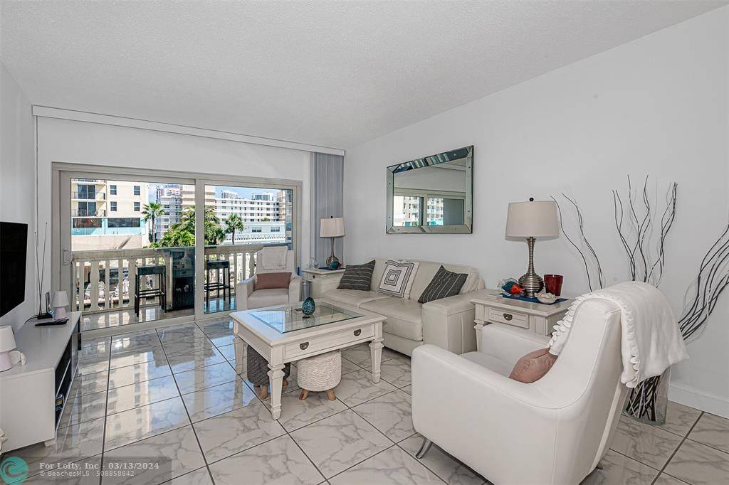 Hallandale Beach, FL 33009,440 Paradise Isle Blvd  #301