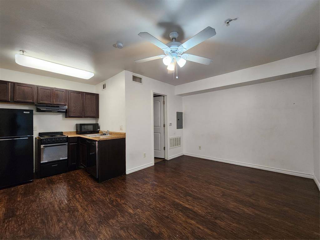 Dallas, TX 75243,9829 Walnut Street #307