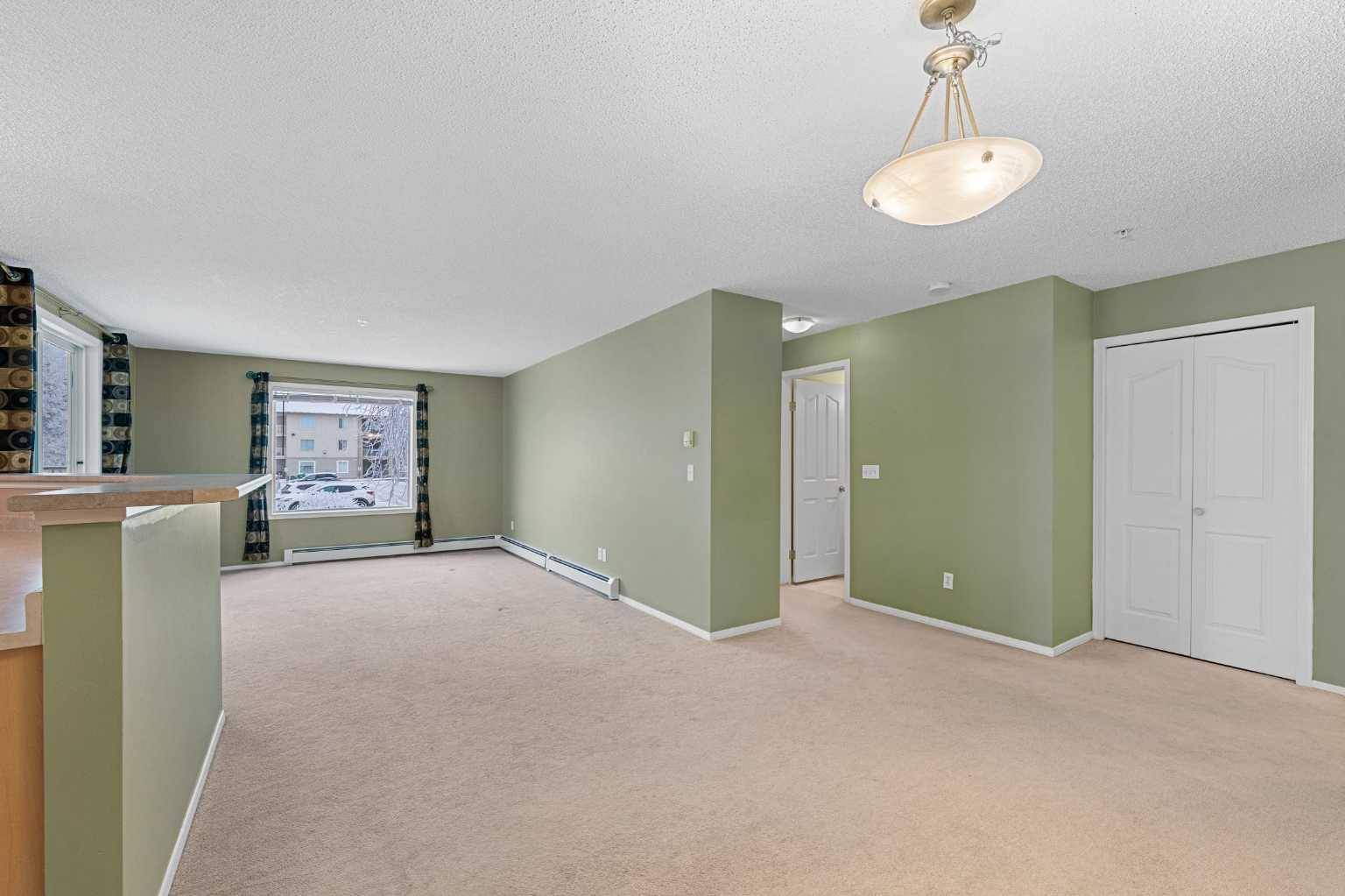 Calgary, AB T3G 5N5,4000 Citadel Meadow PT NW #101