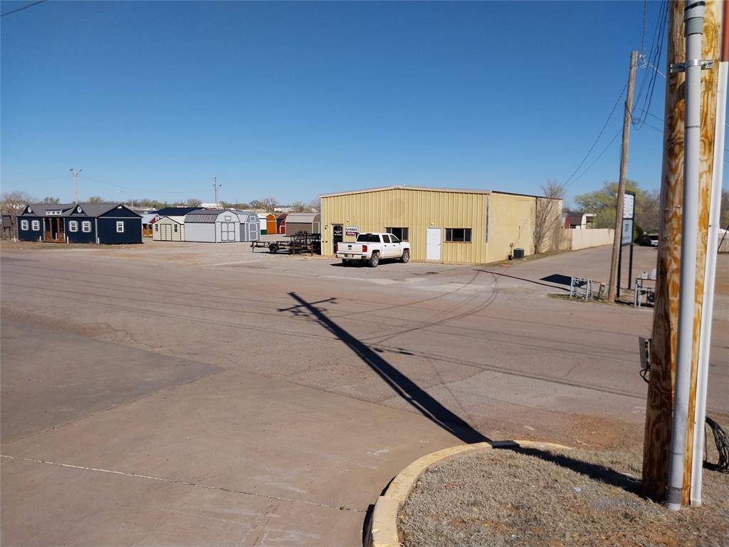 Elk City, OK 73644,101 E 20th Street