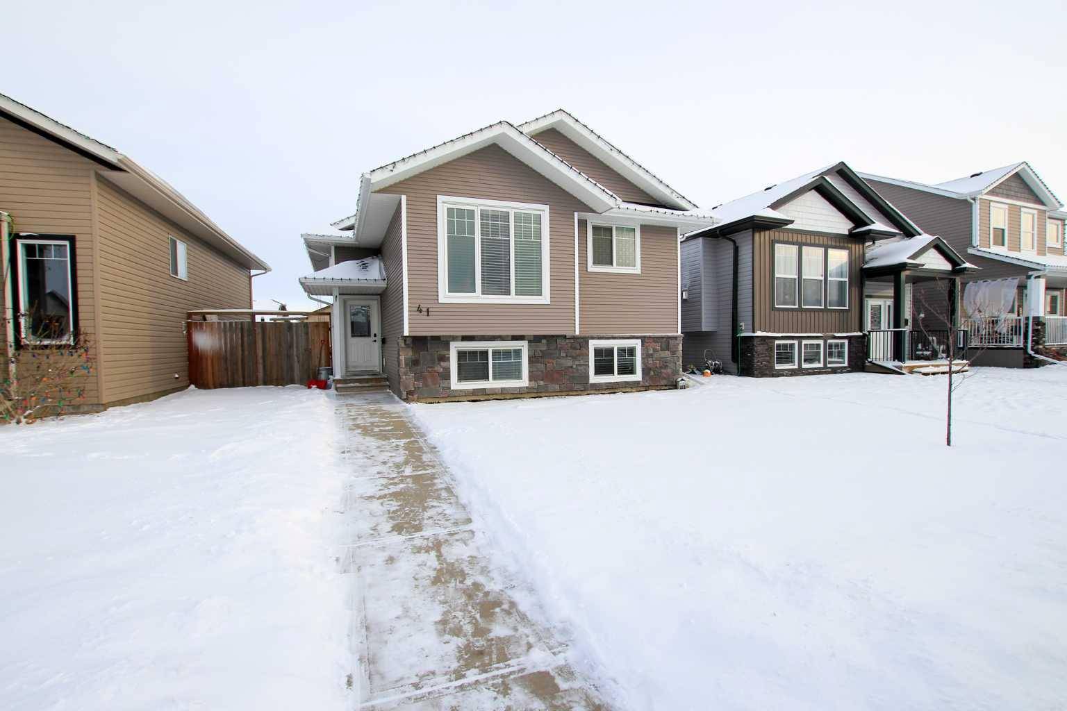 Blackfalds, AB T4M 0A5,41 Coachman WAY