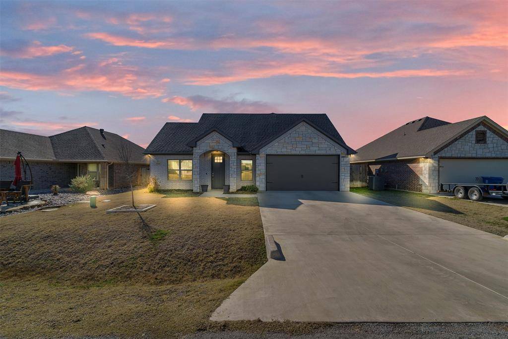 Granbury, TX 76049,3310 White Horse Drive