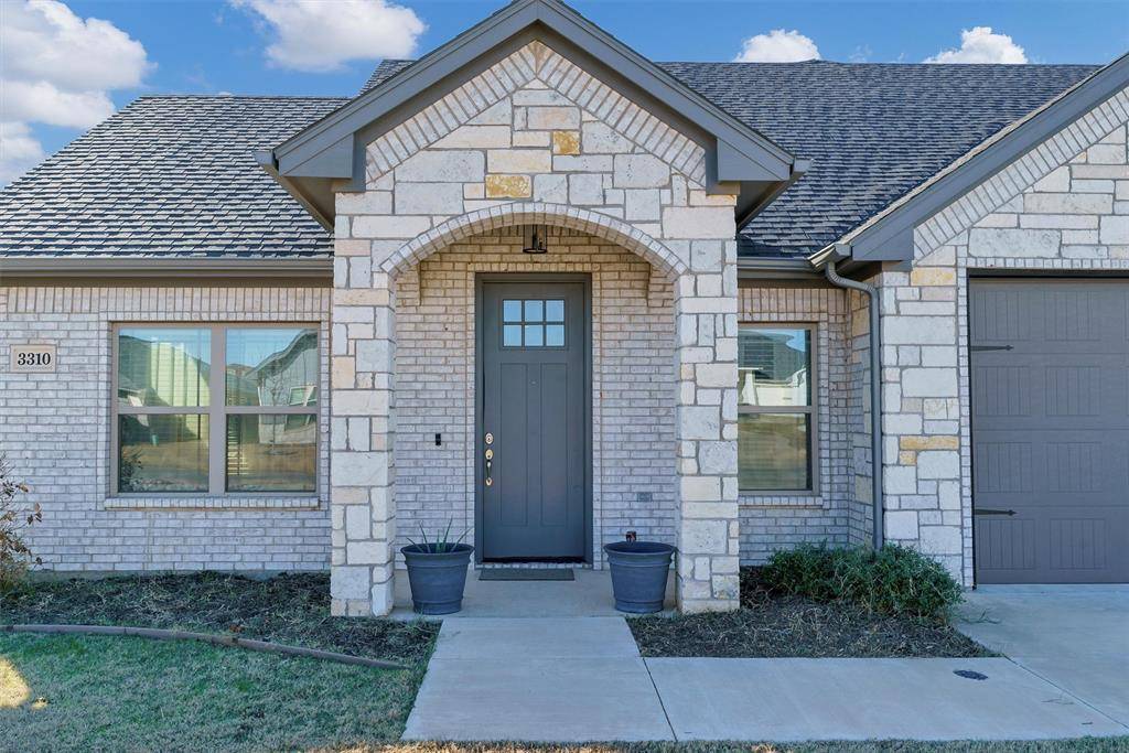 Granbury, TX 76049,3310 White Horse Drive