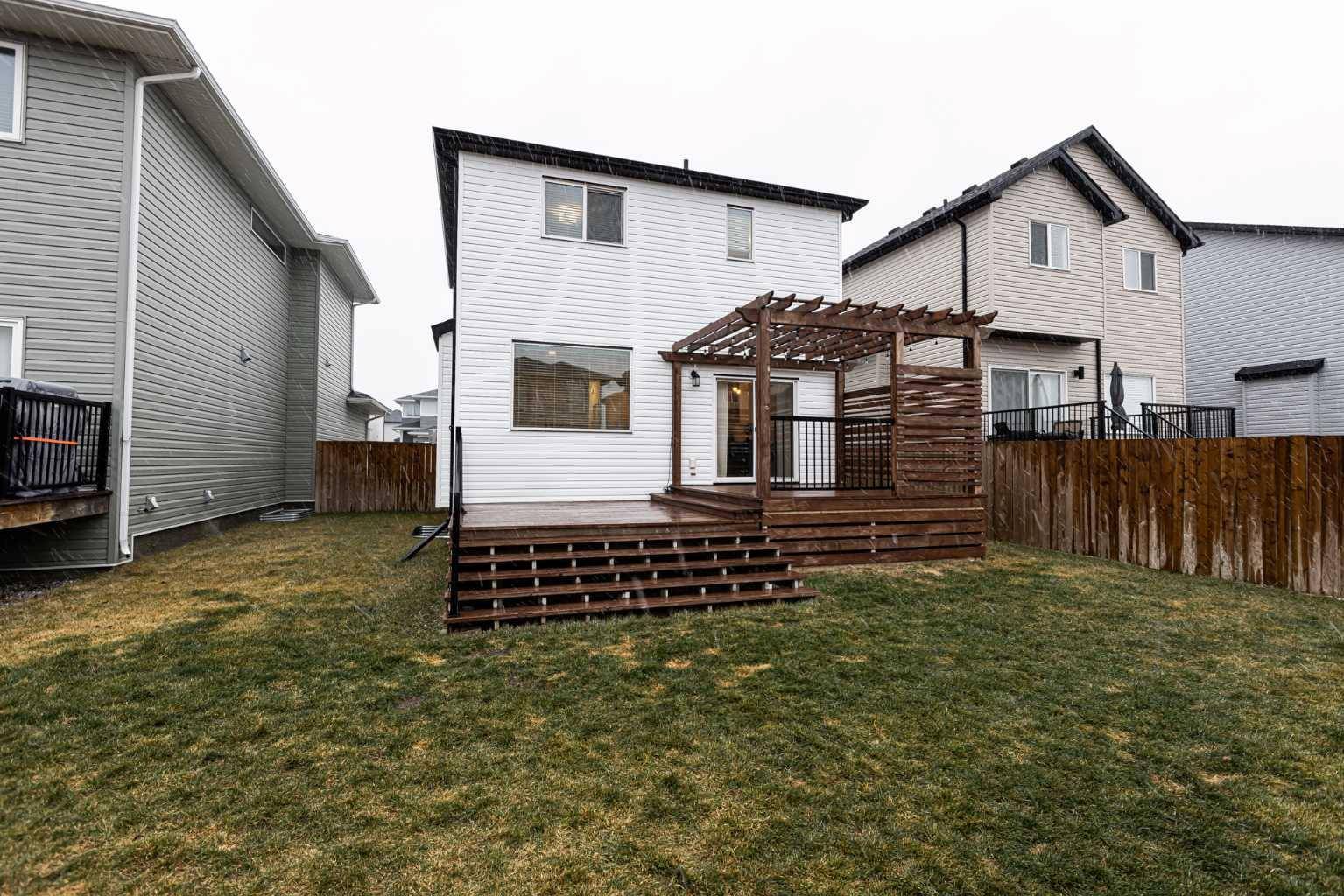 Lethbridge, AB T1J 5V5,1137 Pacific CIR W