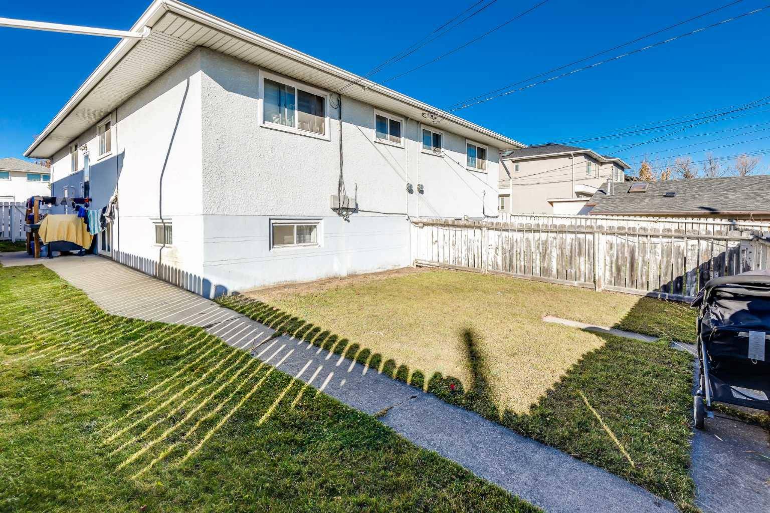 Calgary, AB T3C 1X8,1630 41 ST SW