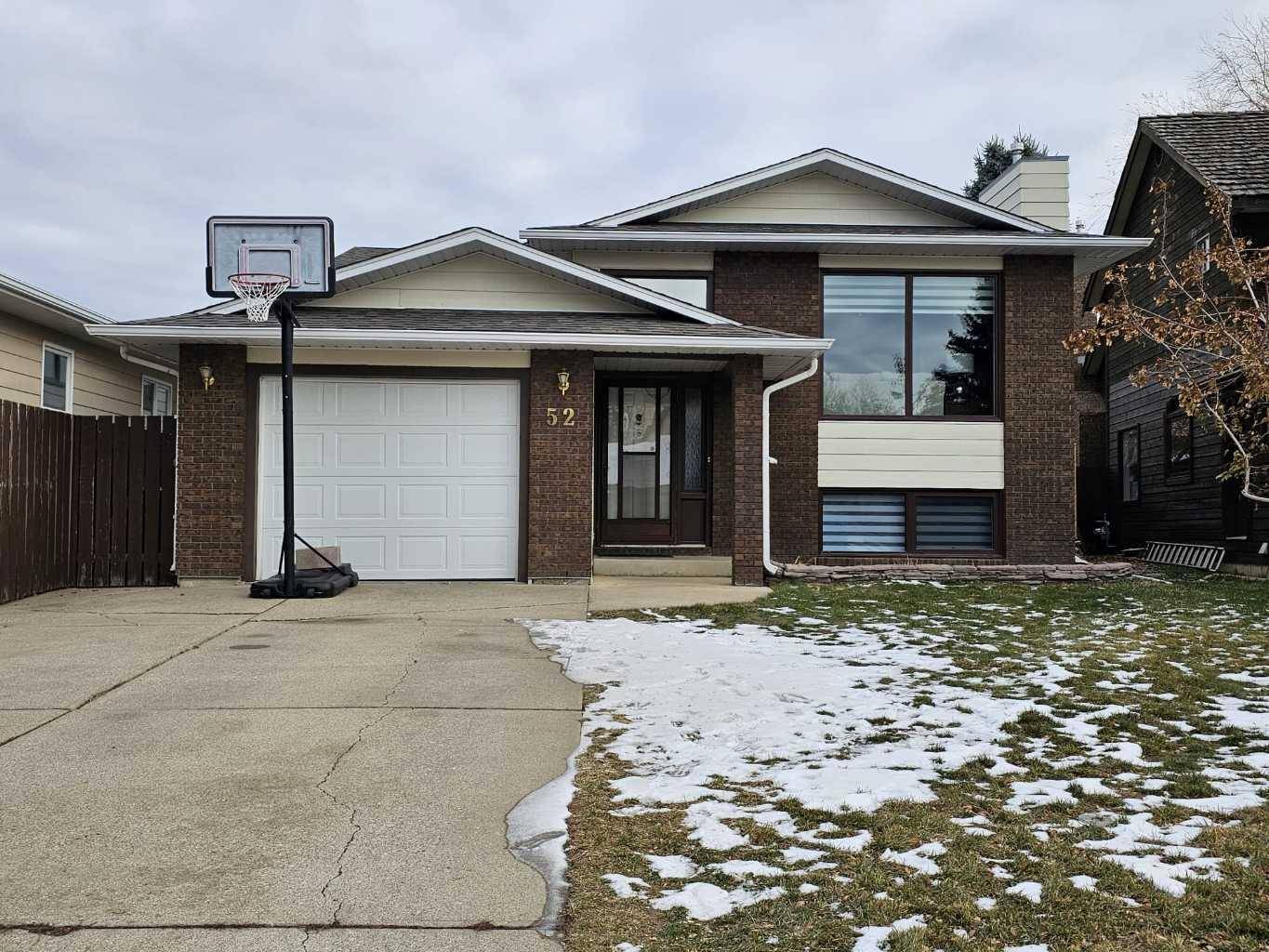 Lethbridge, AB T1K 5C8,52 Tudor CRES S