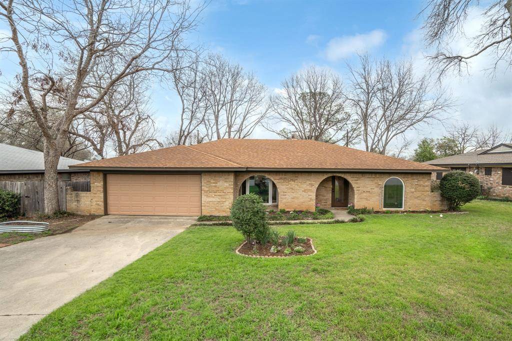 Grapevine, TX 76051,910 Harber Avenue