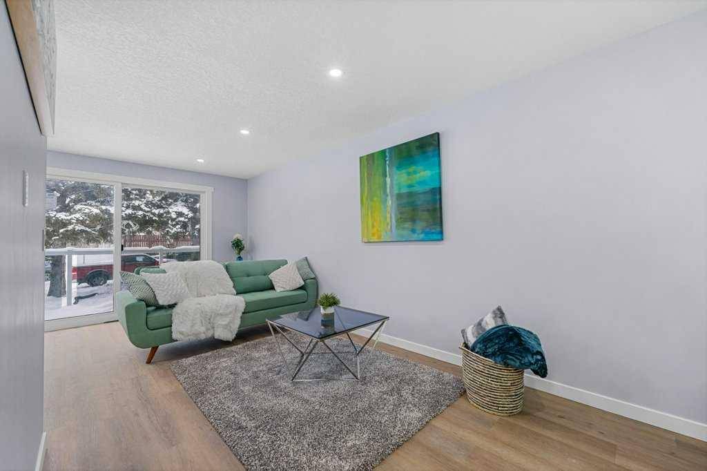 Calgary, AB T2M 3R7,2721 16A ST NW