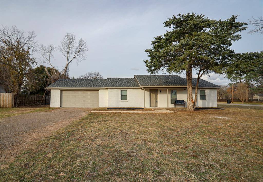 Cleburne, TX 76031,809 Barry Lane