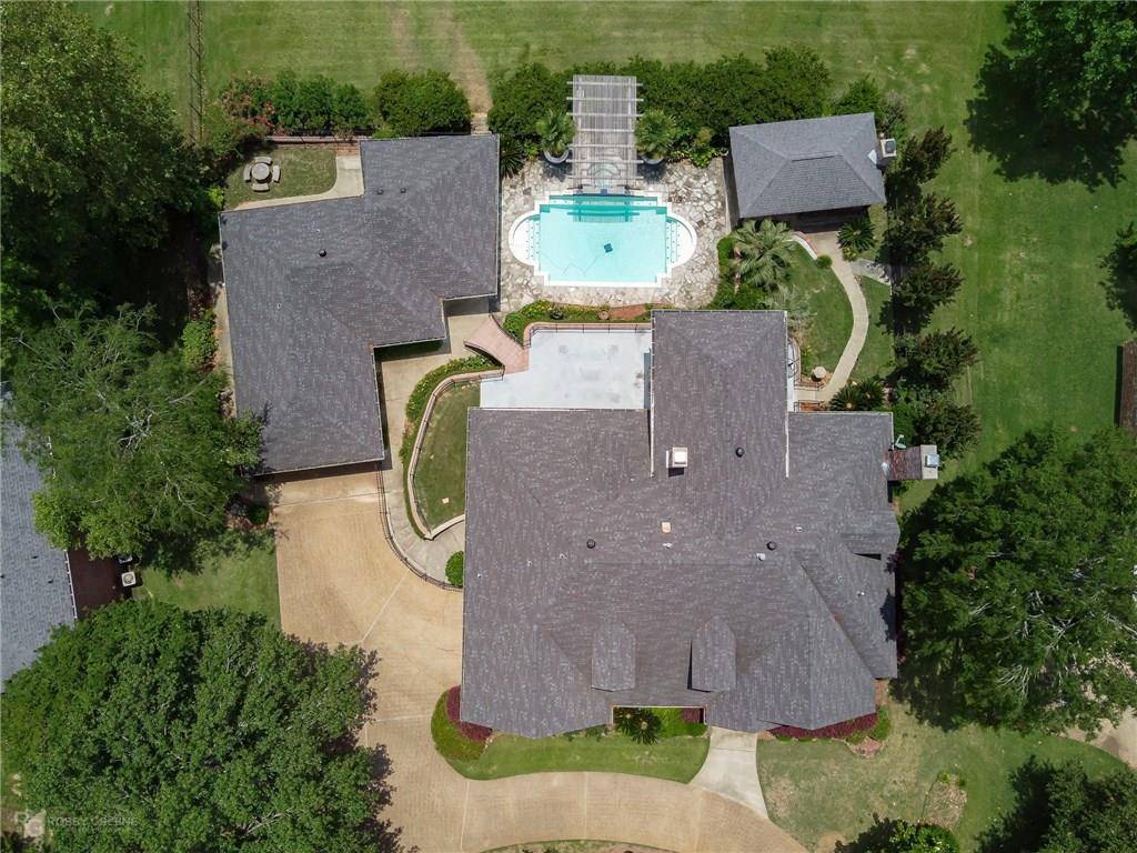 Benton, LA 71006,205 Bay Hills Drive