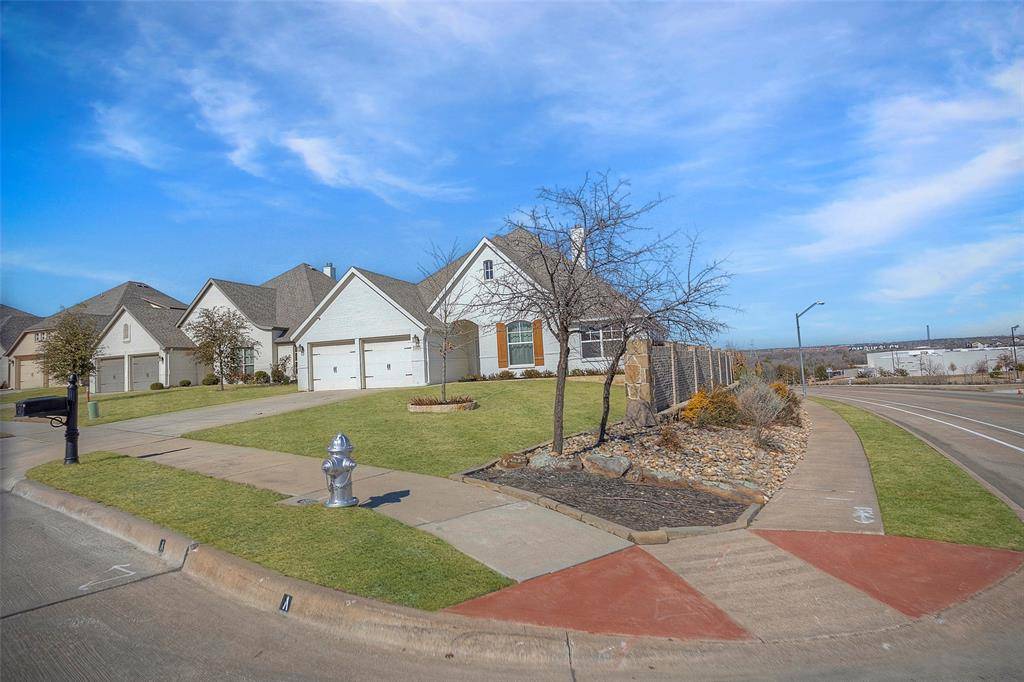 Benbrook, TX 76126,300 Bluffside Trail