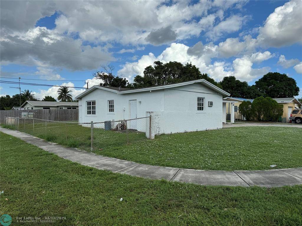 Lauderhill, FL 33313,4461 NW 25th St