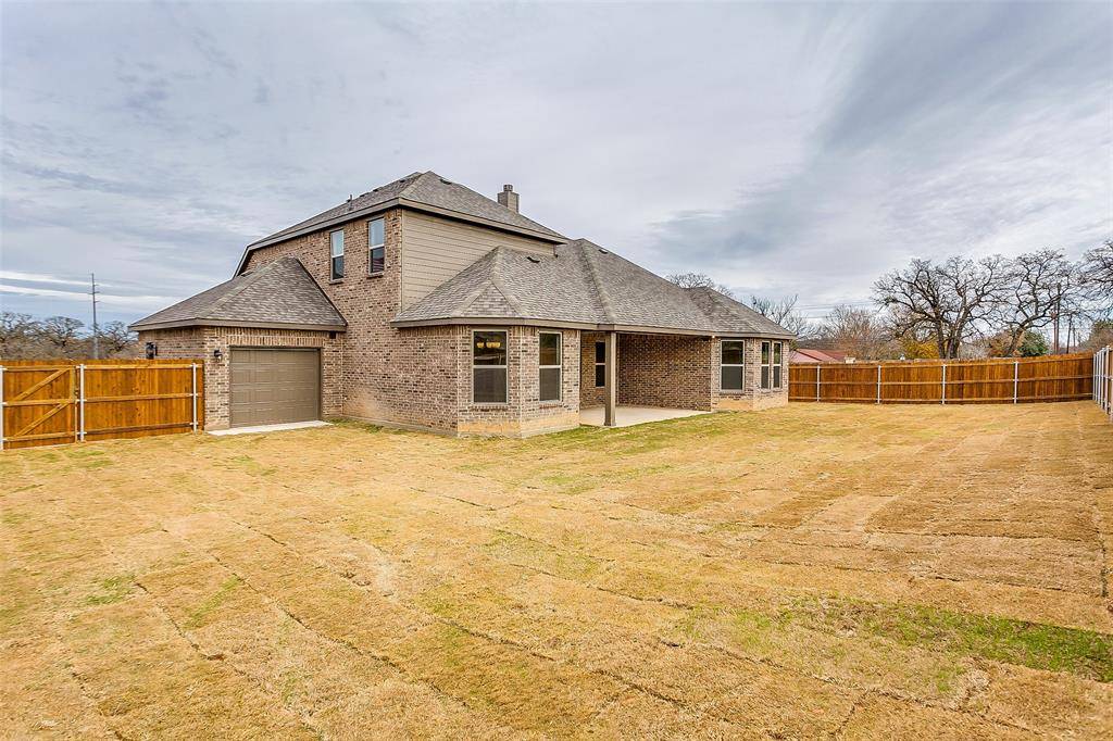 Burleson, TX 76028,1909 Silver Falls Drive