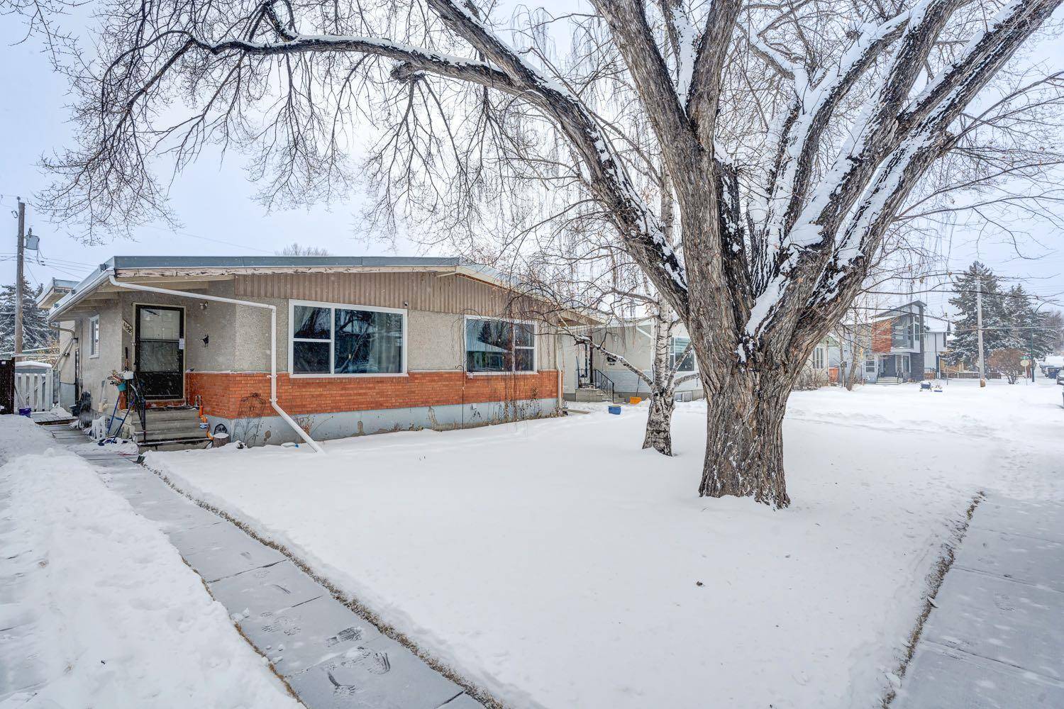 Calgary, AB T3N 1W1,1138 43 ST SW