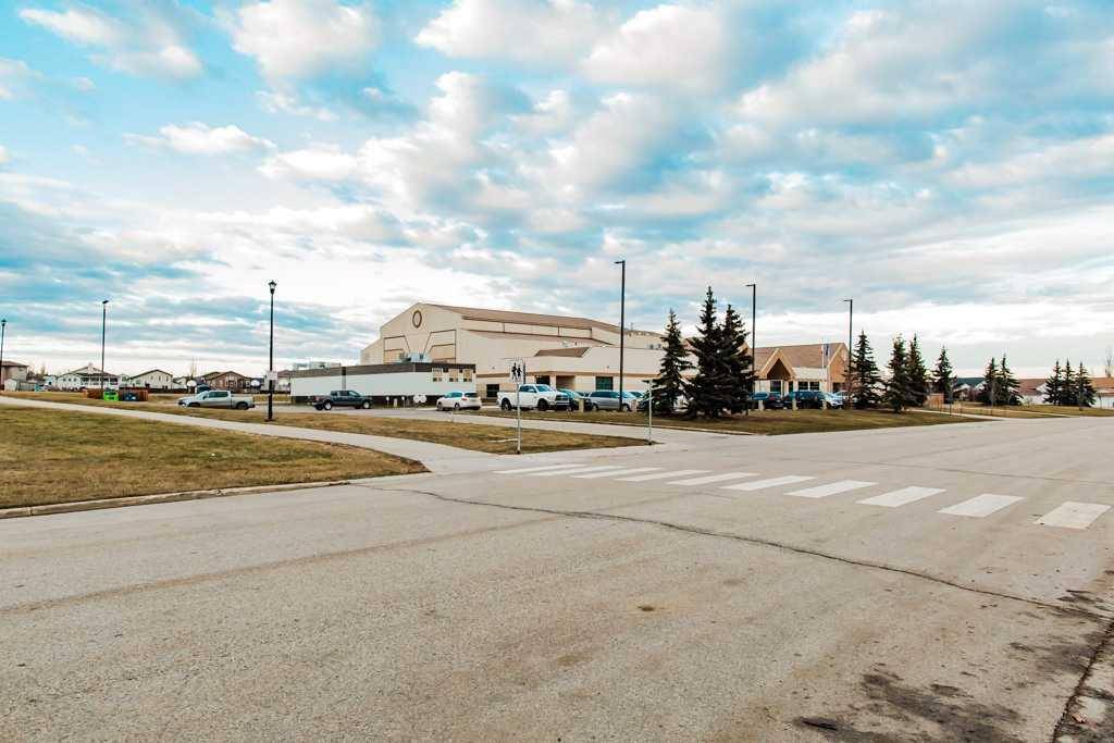 Grande Prairie, AB T8X1J9,8901 108 AVE