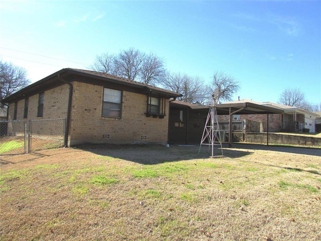 Sherman, TX 75090,1110 E Summit