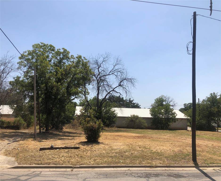 Brownwood, TX 76801,805 3rd Street