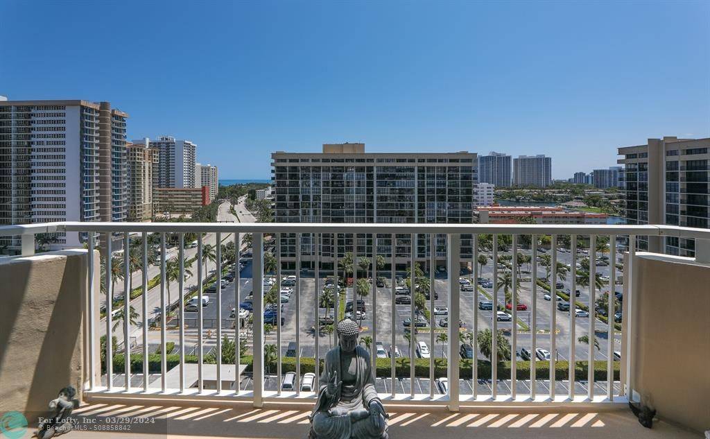 Hallandale Beach, FL 33009,1985 S Ocean Dr  #11L