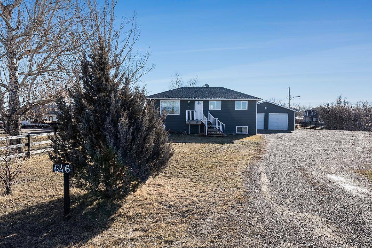 Dunmore, AB T1B 0J9,646 3 AVE