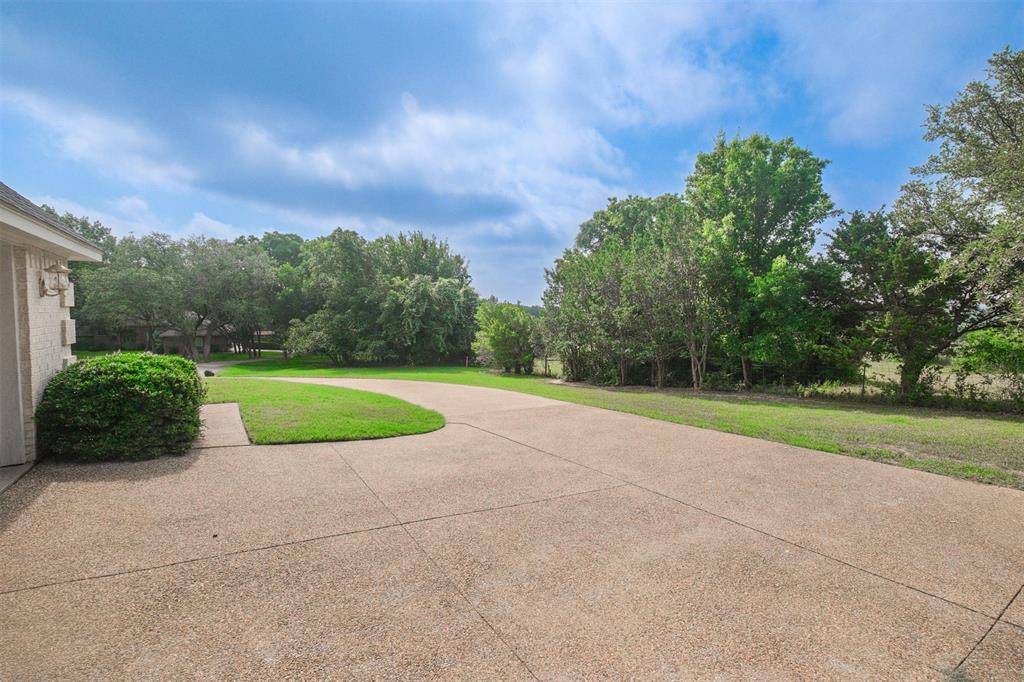 Hudson Oaks, TX 76087,108 Oak Leaf Drive