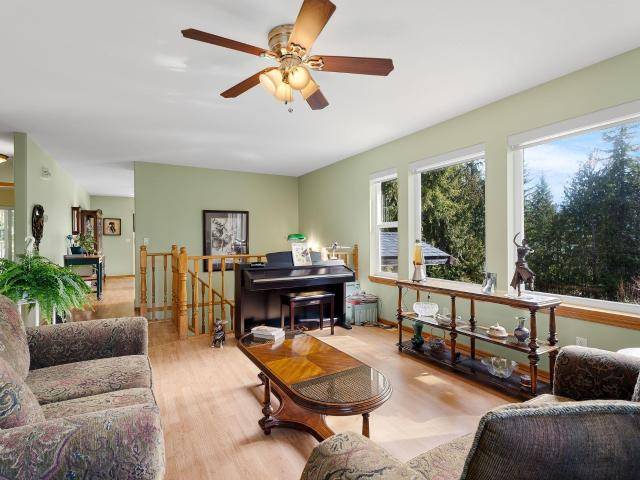 North Shuswap, BC V0E 1M8,7451 ESTATE DRIVE