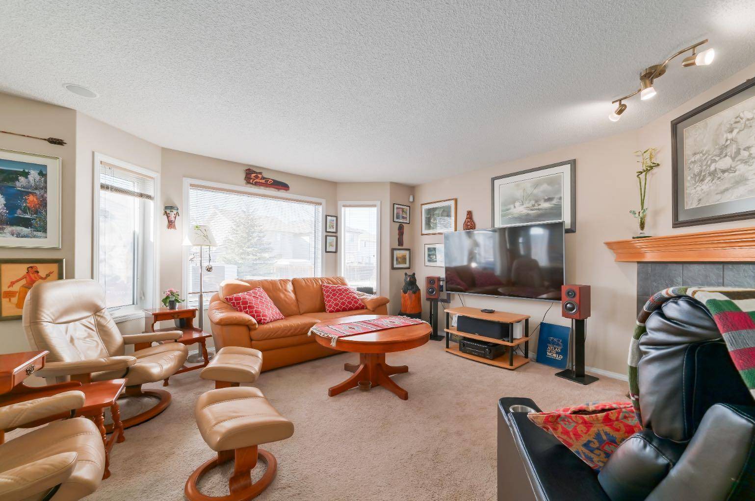 Calgary, AB T3H4W9,157 Cougarstone PL SW