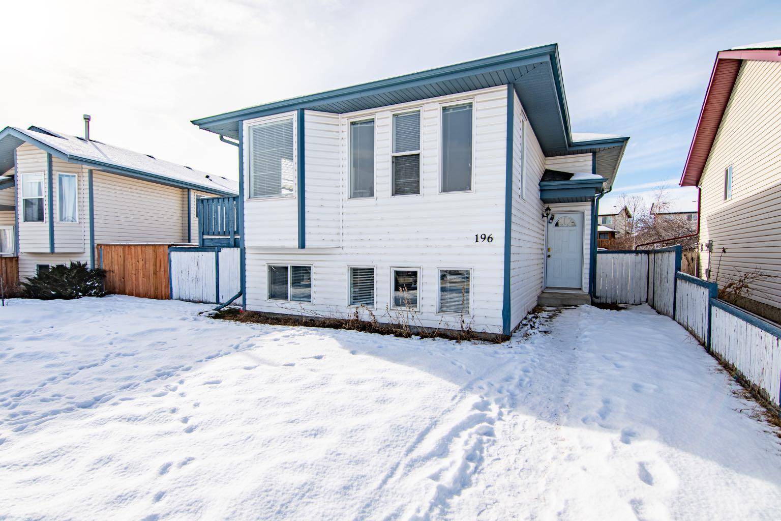 Blackfalds, AB T4M 0K4,196 Westgate CRES