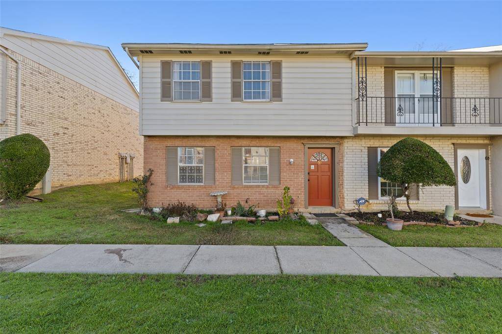 Grand Prairie, TX 75052,59 W Townhouse Lane #17