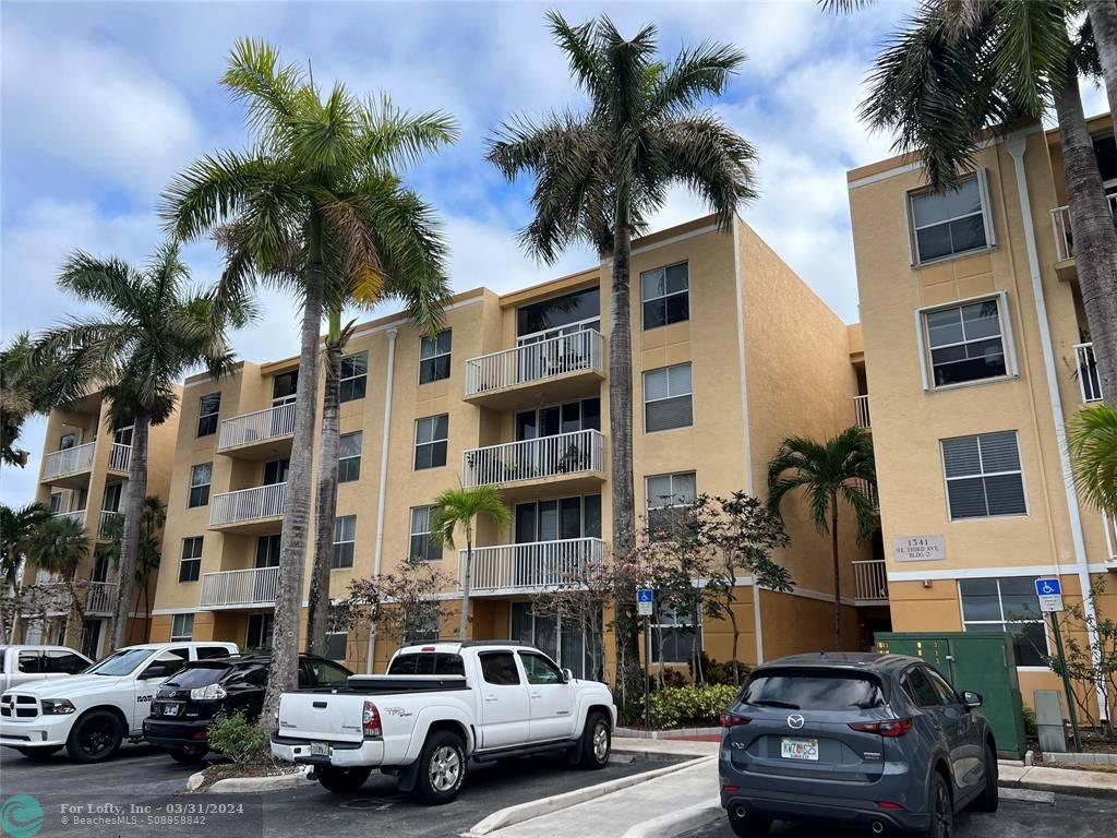 Dania Beach, FL 33004,1341 SE 3rd Ave  #211